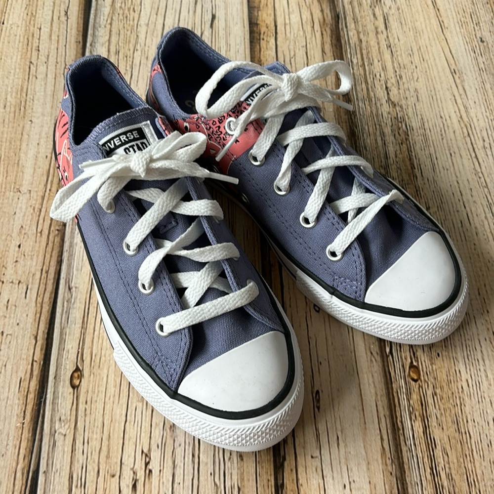 Converse cat lace up shoes sneakers size 2